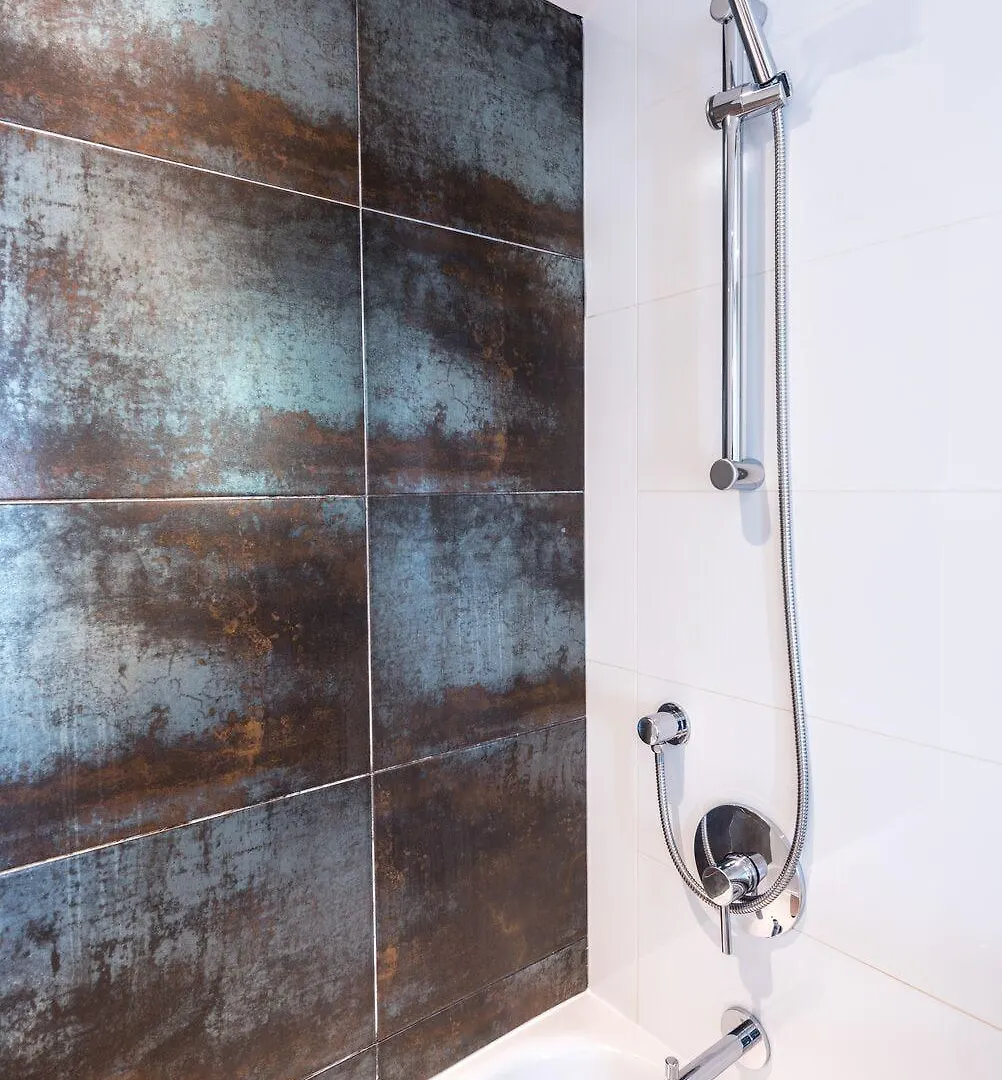 Carmana Hotel & Suites Vancouver