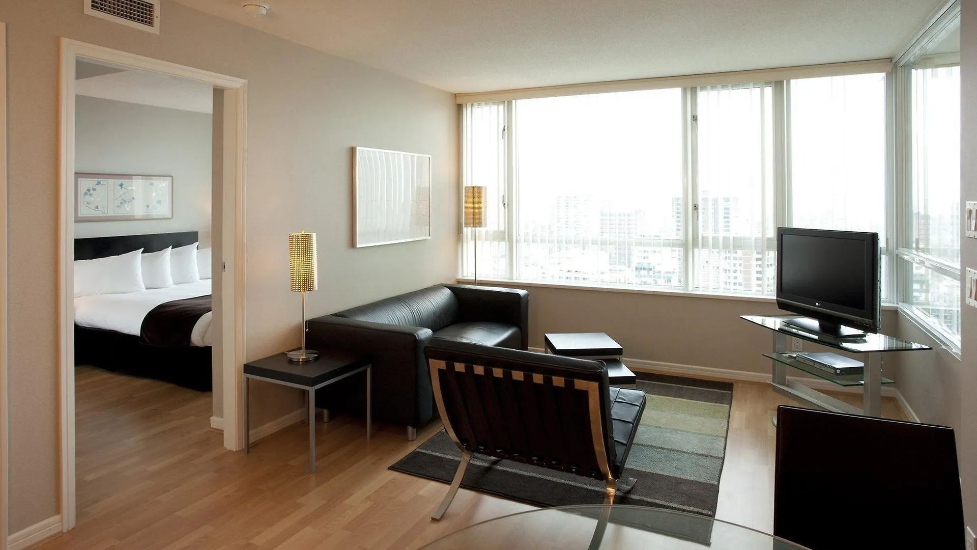 Carmana Hotel & Suites Vancouver