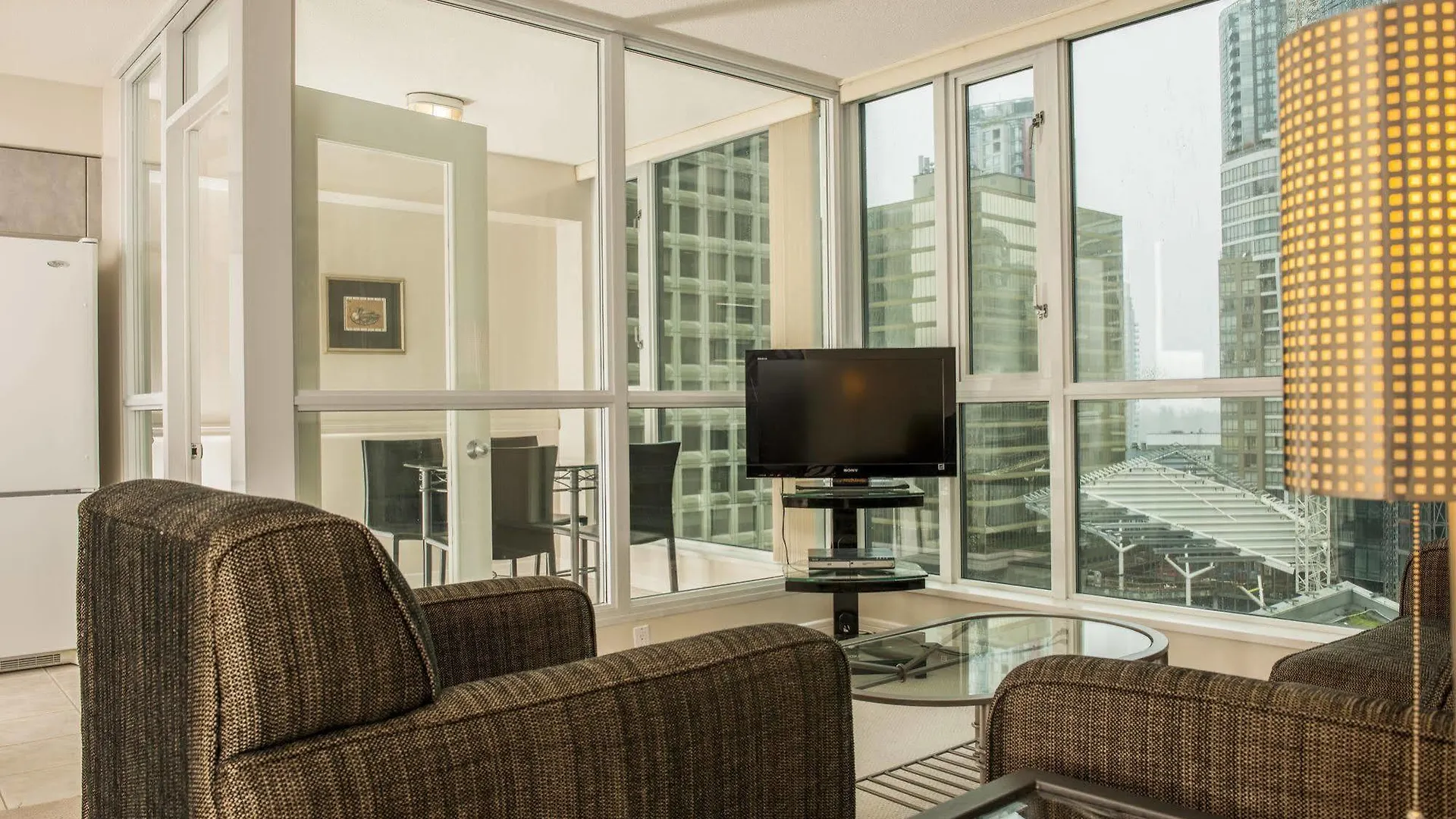 Carmana Hotel & Suites Vancouver