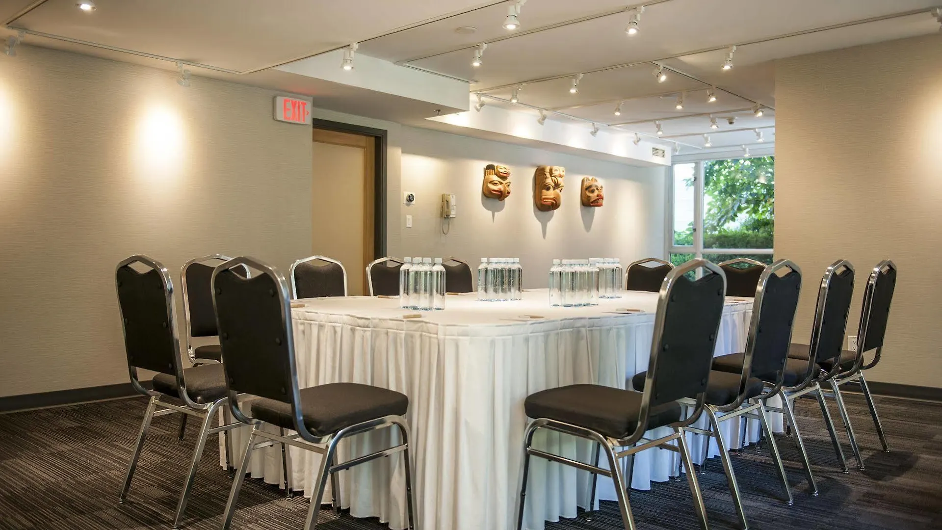 Carmana Hotel & Suites Vancouver Canada