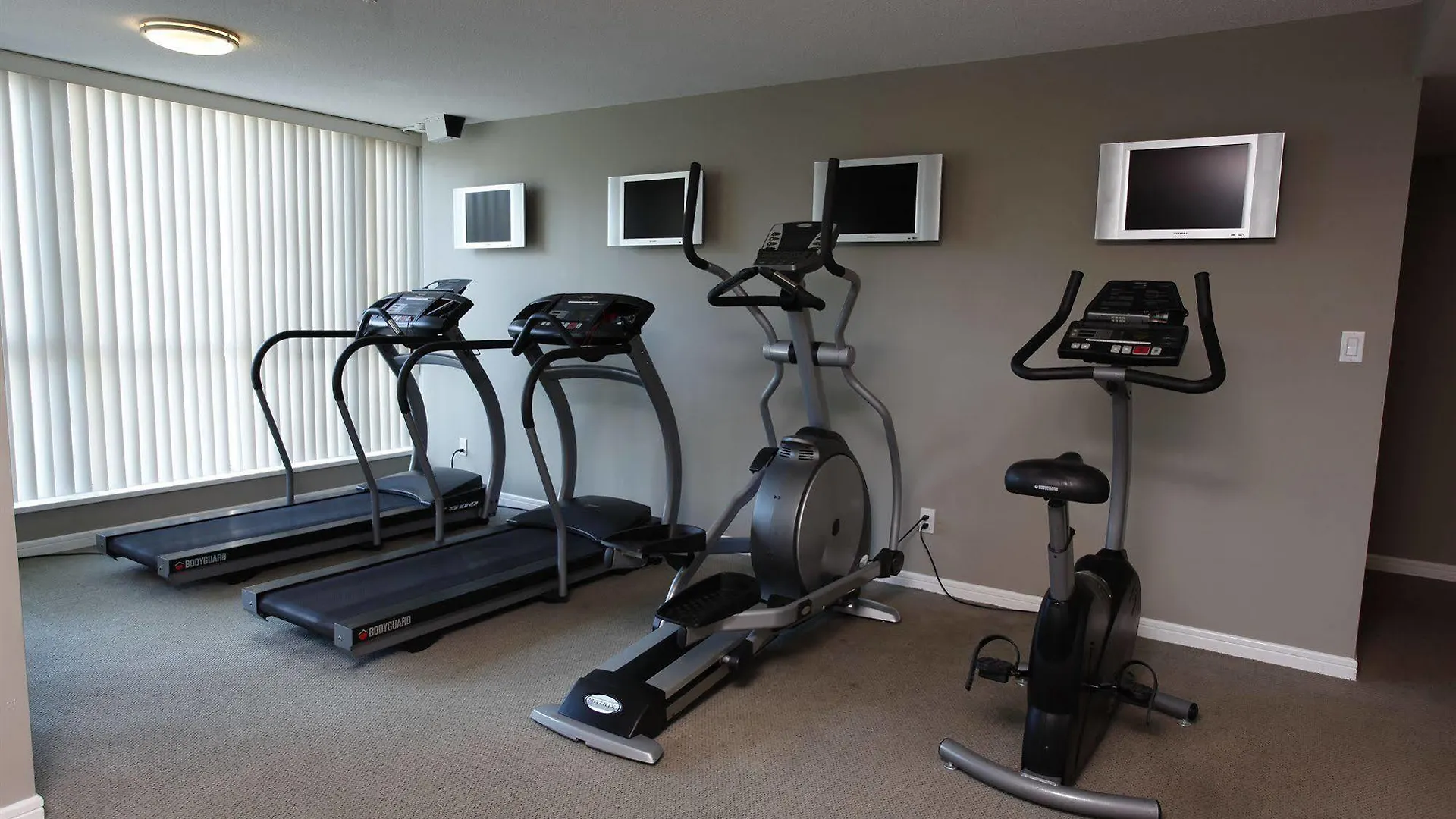 Carmana Hotel & Suites Vancouver