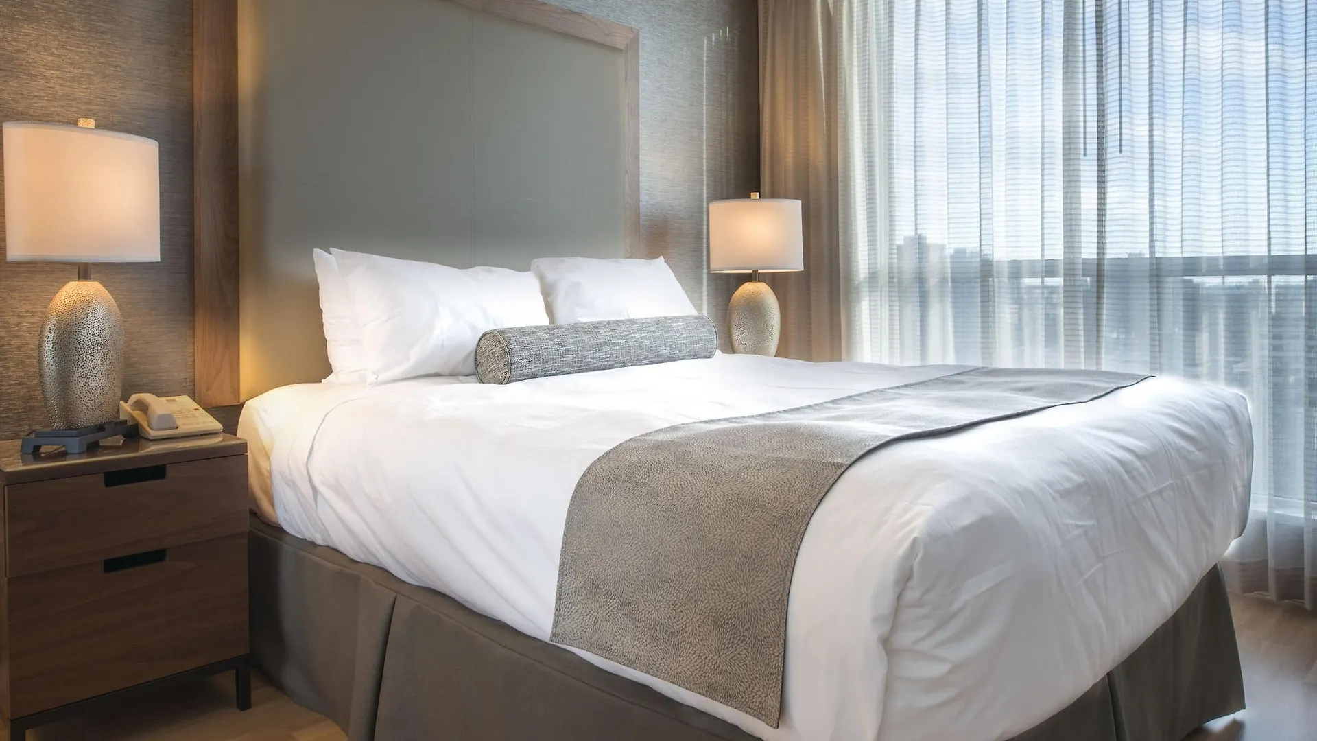 Carmana Hotel & Suites Vancouver