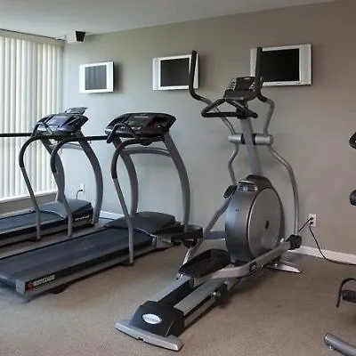 Carmana Hotel & Suites Vancouver 4*,