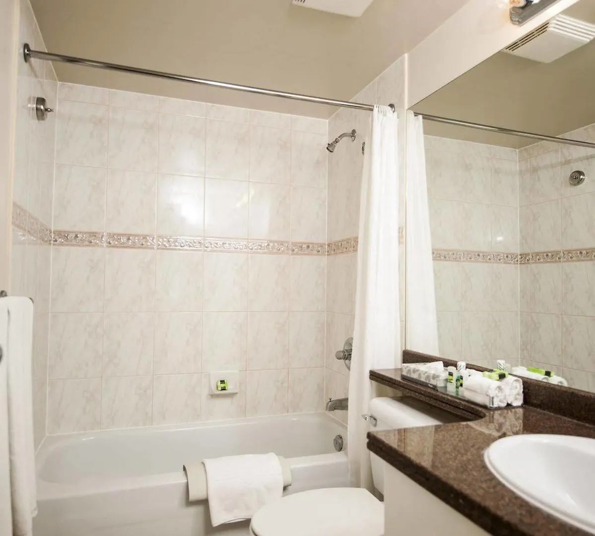 Carmana Hotel & Suites Vancouver